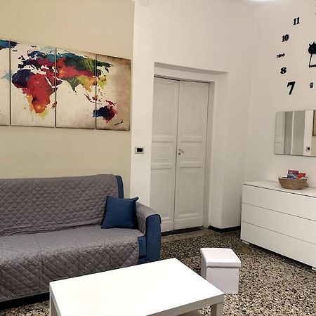 Ridi Che Ti Passa In Vico Del Fieno Apartamento Génova Exterior foto