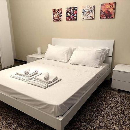 Ridi Che Ti Passa In Vico Del Fieno Apartamento Génova Exterior foto