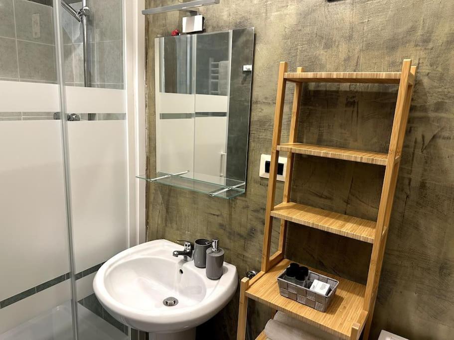 Ridi Che Ti Passa In Vico Del Fieno Apartamento Génova Exterior foto