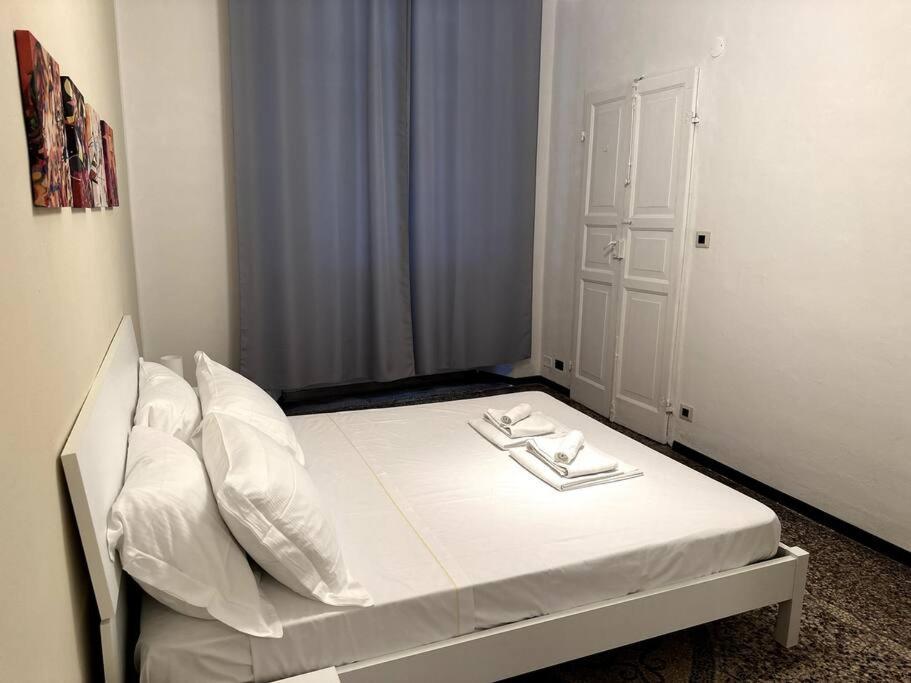 Ridi Che Ti Passa In Vico Del Fieno Apartamento Génova Exterior foto