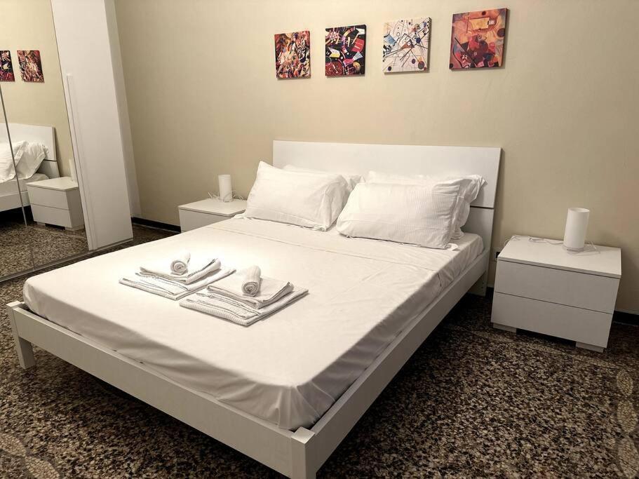 Ridi Che Ti Passa In Vico Del Fieno Apartamento Génova Exterior foto