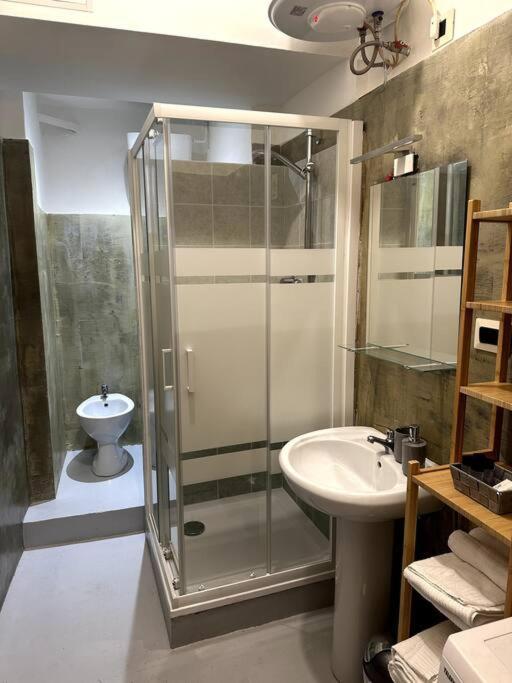 Ridi Che Ti Passa In Vico Del Fieno Apartamento Génova Exterior foto